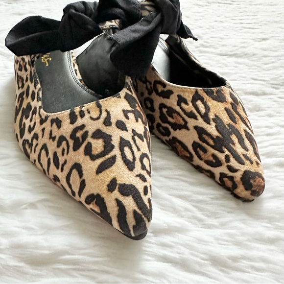 Lulu’s Animal Print Slip On Sandals Womens Size 7 - Picture 3 of 7